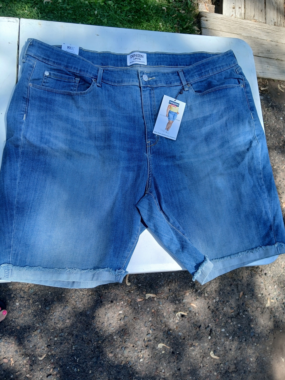 Denizen from Levi's Medium Blue Denim Rolled Hem Bermudas